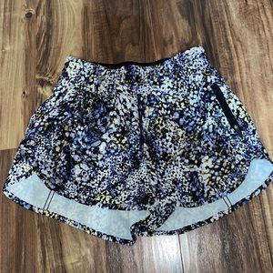 Lululemon Tracker short 4 inch